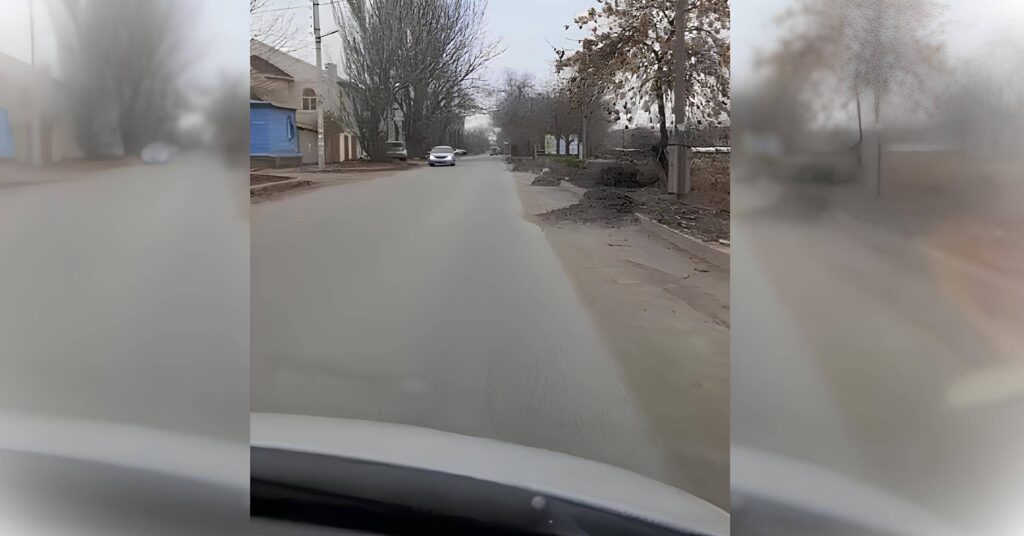 Астраханцы жалуются на наносной грунт, который годами ждет уборки