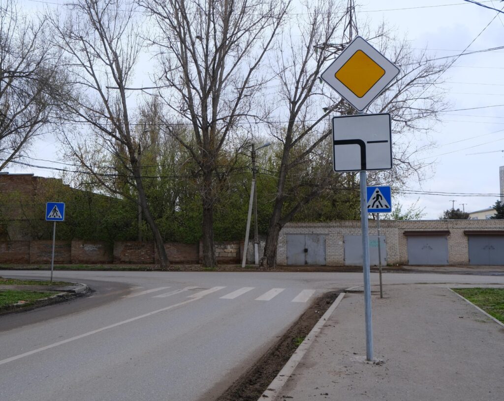 На астраханских перекрестках появились новые знаки