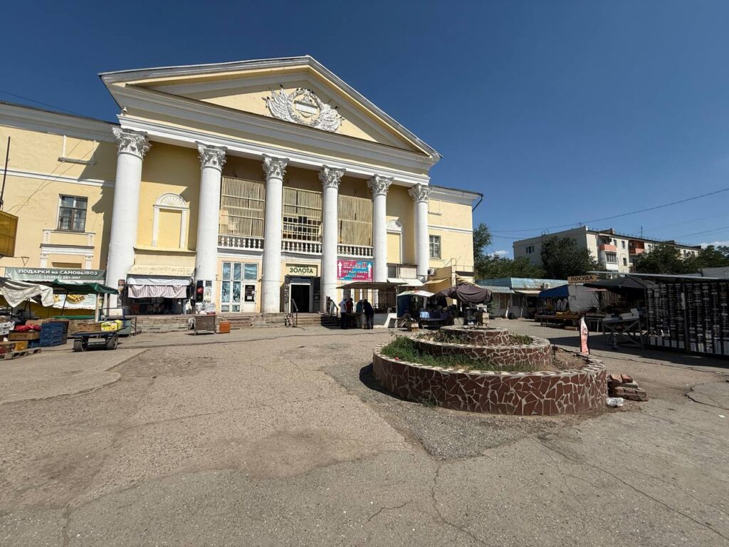 Астраханский суд постановил снести два торговых павильона в Жилгородке
