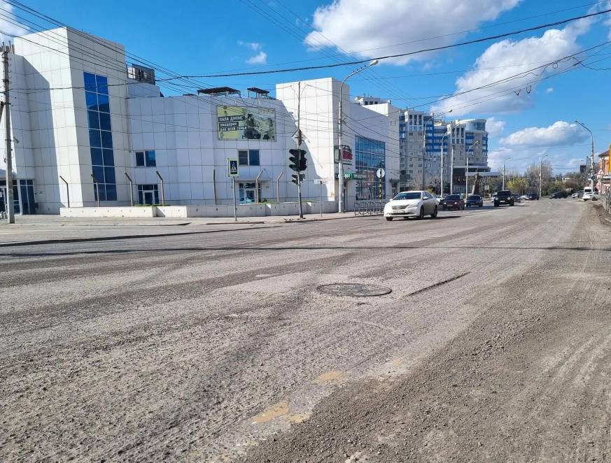 В Астрахани начали ремонт дороги на улице Боевой — фото 1