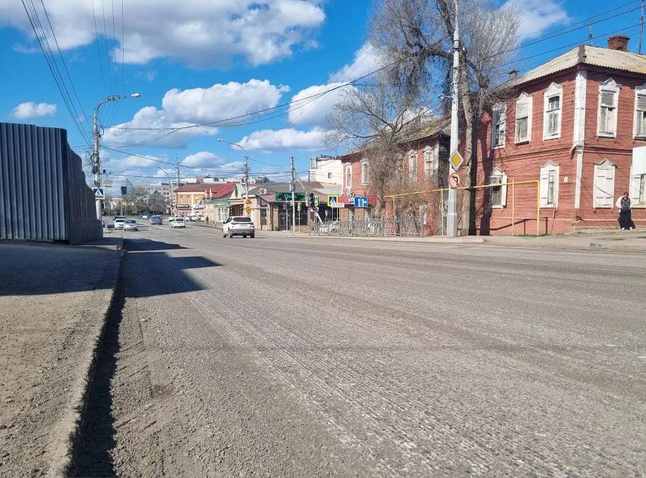 В Астрахани начали ремонт дороги на улице Боевой — фото 2