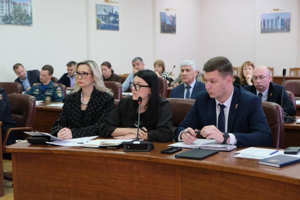 В администрации Астрахани обсудили подготовку к празднованию Дня Победы