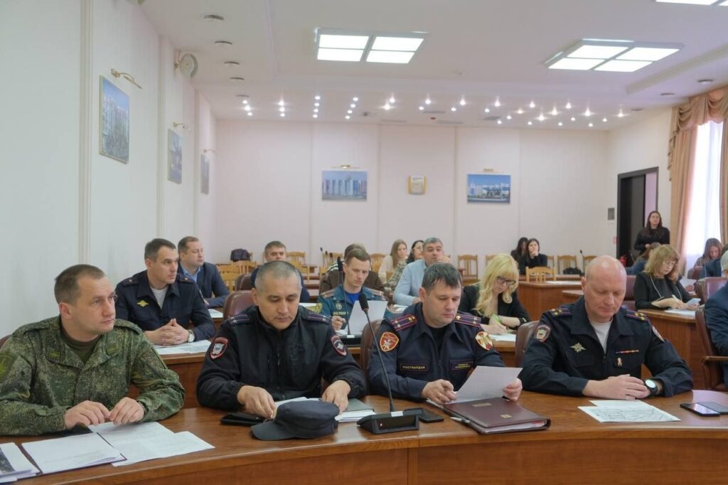 В администрации Астрахани обсудили подготовку к празднованию Дня Победы