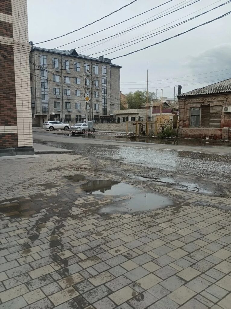 Астраханцев эвакуировали из магазина из-за сообщения о минировании