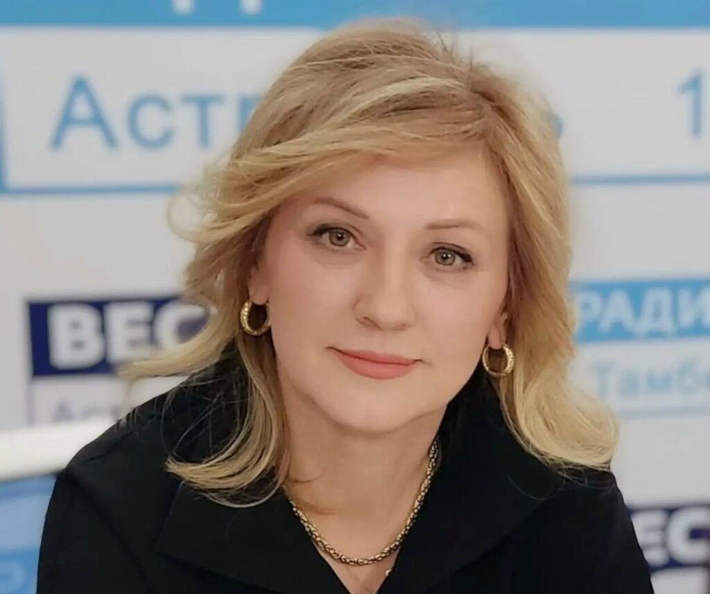 В небе над облаками астраханский врач пришла на помощь
