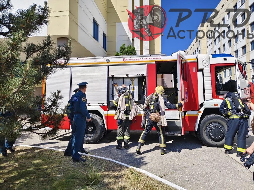 В Астрахани эвакуировали одну из самых крупных клиник В Астрахани эвакуировали одну из самых крупных клиник