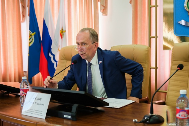 Депутат астраханской Городской Думы сложил полномочия, чтобы вновь отправиться в зону СВО — фото 1
