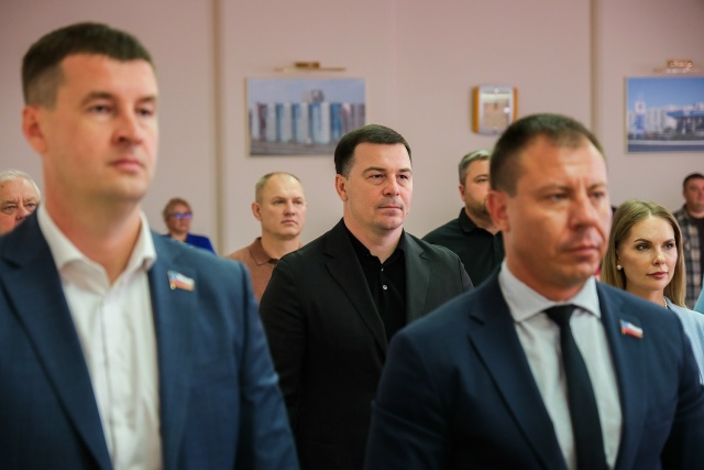 Депутат астраханской Городской Думы сложил полномочия, чтобы вновь отправиться в зону СВО — фото 2
