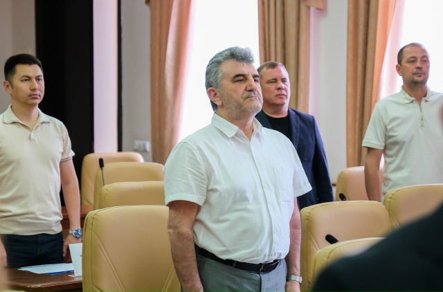Депутат астраханской Городской Думы сложил полномочия, чтобы вновь отправиться в зону СВО — фото 3