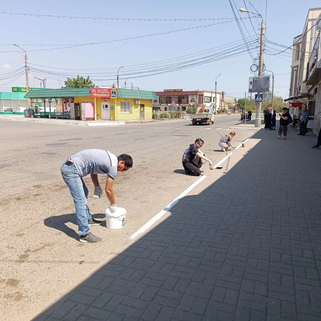 В Астрахани прошёл очередной День чистоты: свыше 150 сотрудников навели порядок в городе