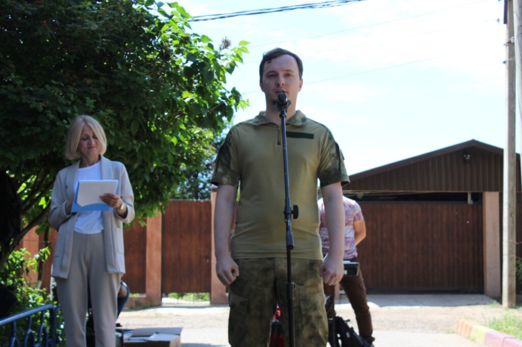 В переулке Ростовском появилась табличка «Лучший подъезд»: астраханцы получили заслуженное признание — фото 4