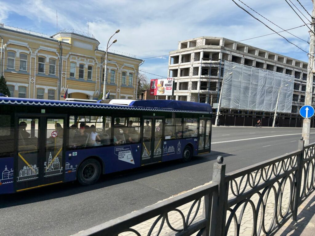 В Астрахани 9 мая автобусы изменят маршрут
