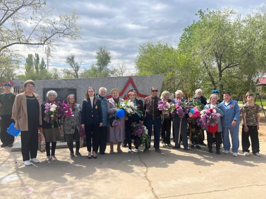 Ирина Заикина приняла участие в торжественной линейке памяти в посёлке Новолесное