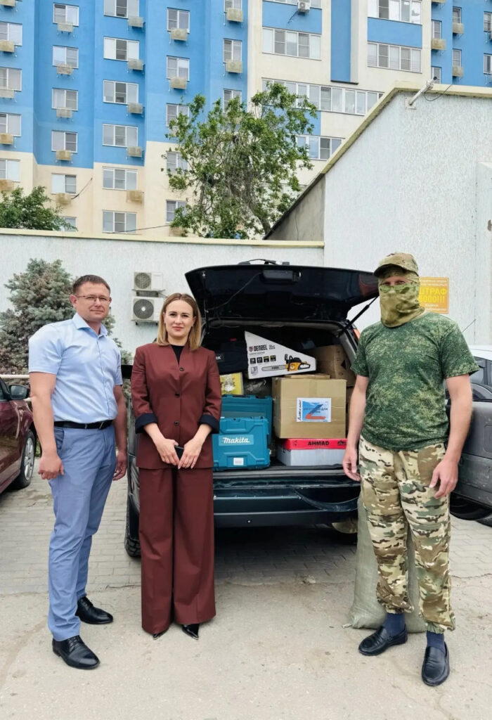 Виктор Репин принял участие в отправке гуманитарной помощи в зону СВО Виктор Репин принял участие в отправке гуманитарной помощи в зону СВО