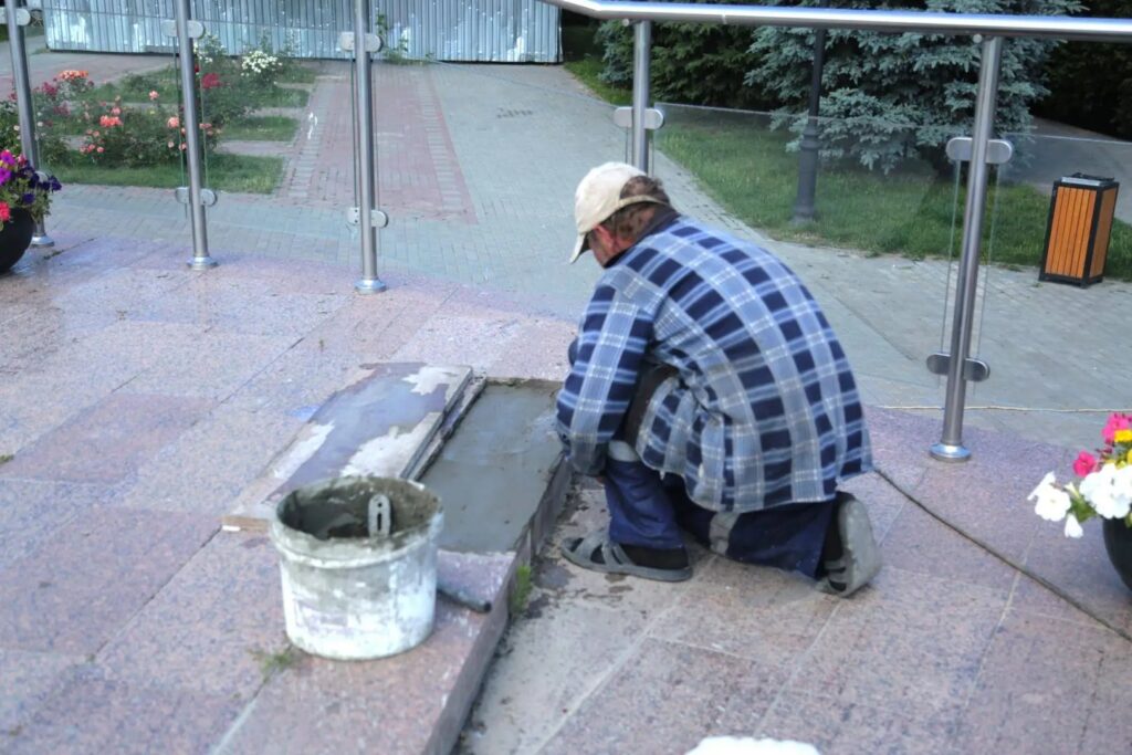 Астраханские фонтаны преображают к лету