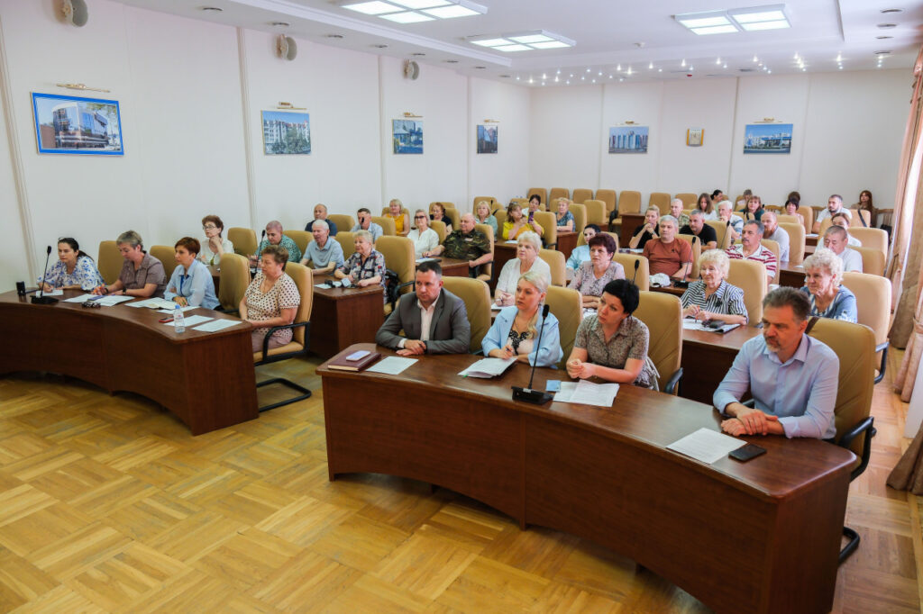 От общих программ к адресной помощи: в Астрахани обсудили поддержку защитников Отечества От общих программ к адресной помощи: в Астрахани обсудили поддержку защитников Отечества
