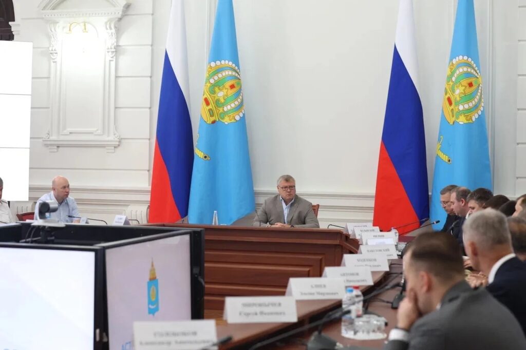 Дефицит, цены и приоритетная заправка: глава Астраханской области прокомментировал ситуацию на топливном рынке