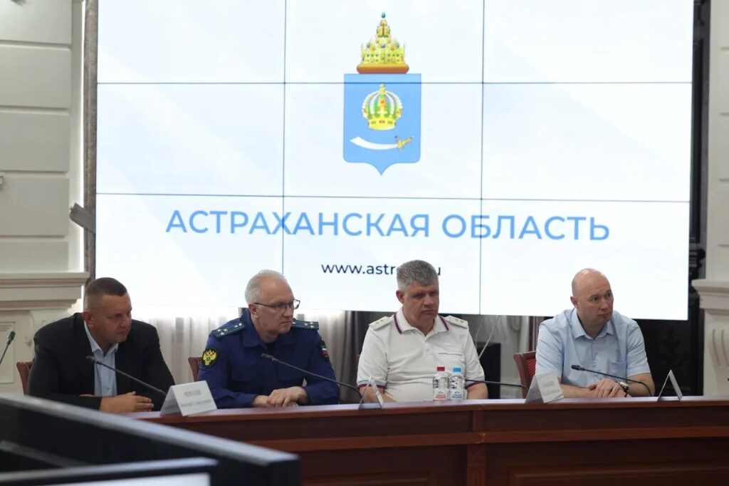 Дефицит, цены и приоритетная заправка: глава Астраханской области прокомментировал ситуацию на топливном рынке