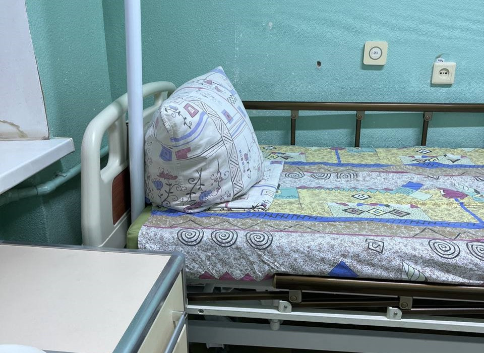 В Астрахани один человек умер после отравления готовой едой из гастронома