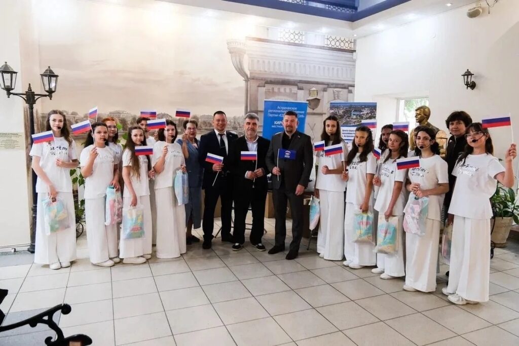 Депутаты Городской Думы поздравили юных астраханцев с Днём защиты детей