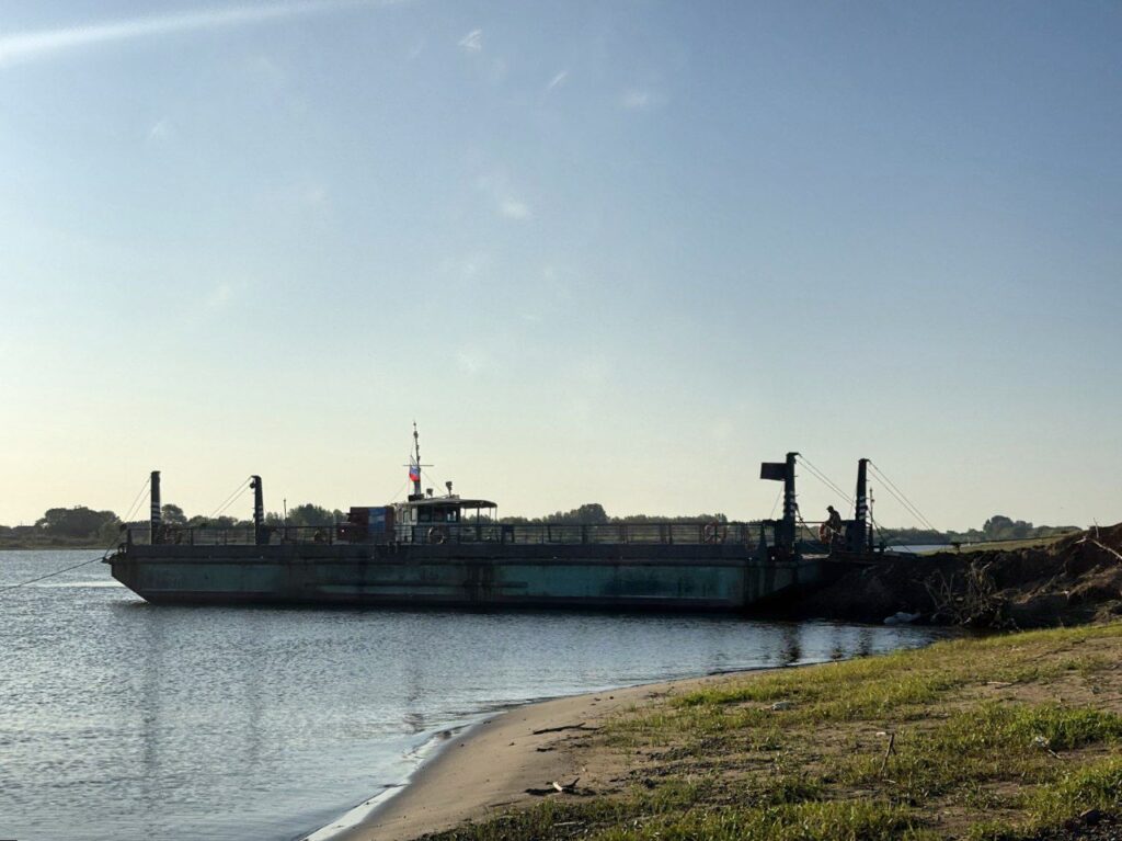 ЧП в Наримановском районе: село Барановка оказалось в полной изоляции из-за поломки парома