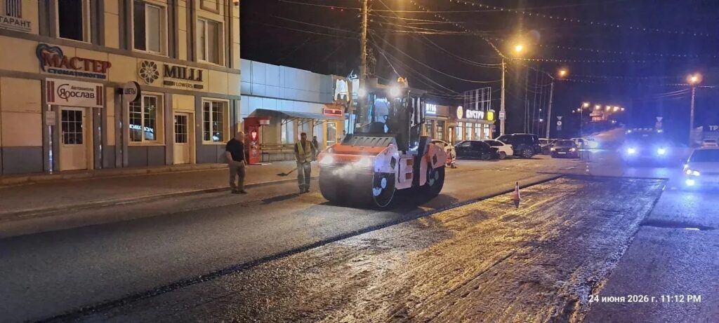 В Астрахани набирает обороты дорожный ремонт: на Дзержинского заасфальтировали 800 метров, очередь за Янго-Аулом