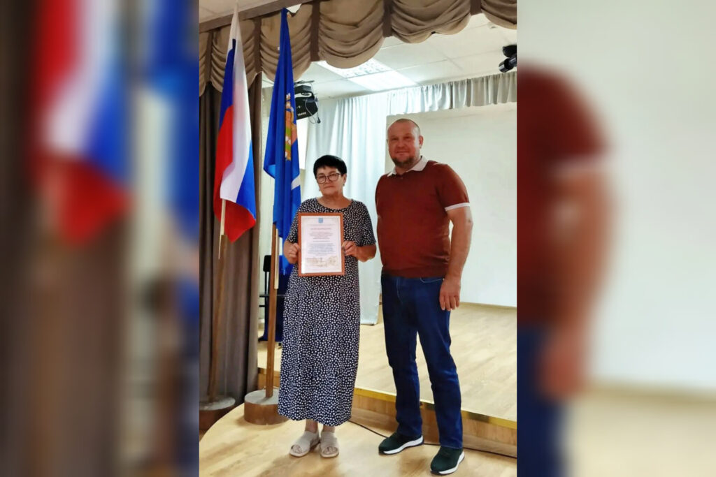 Связь поколений: Николай Шайдин наградил педагогов АГКПТ в преддверии Дня России