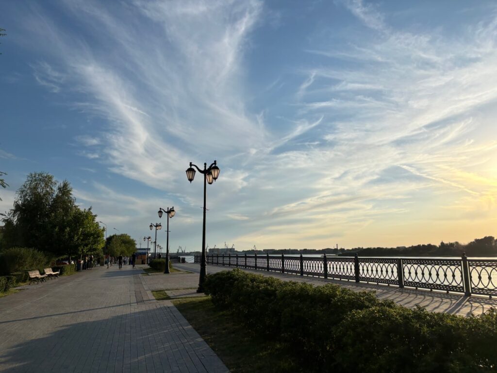 Жара до +32 и почти без дождей: погода в Астрахани на рабочую неделю и длинные выходные