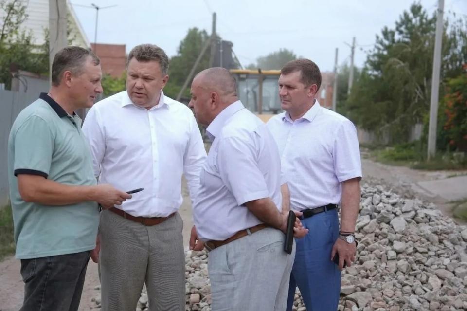 В Астрахани активизировали подсыпку грунтовых дорог по поручению мэра: в планах — ещё 15 улиц — фото 2