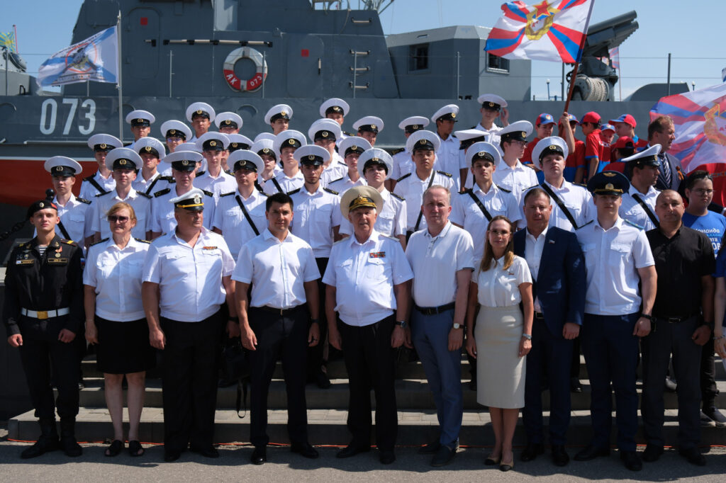 Как в Астрахани отметили День Военно-Морского Флота: память, почёт и связь поколений