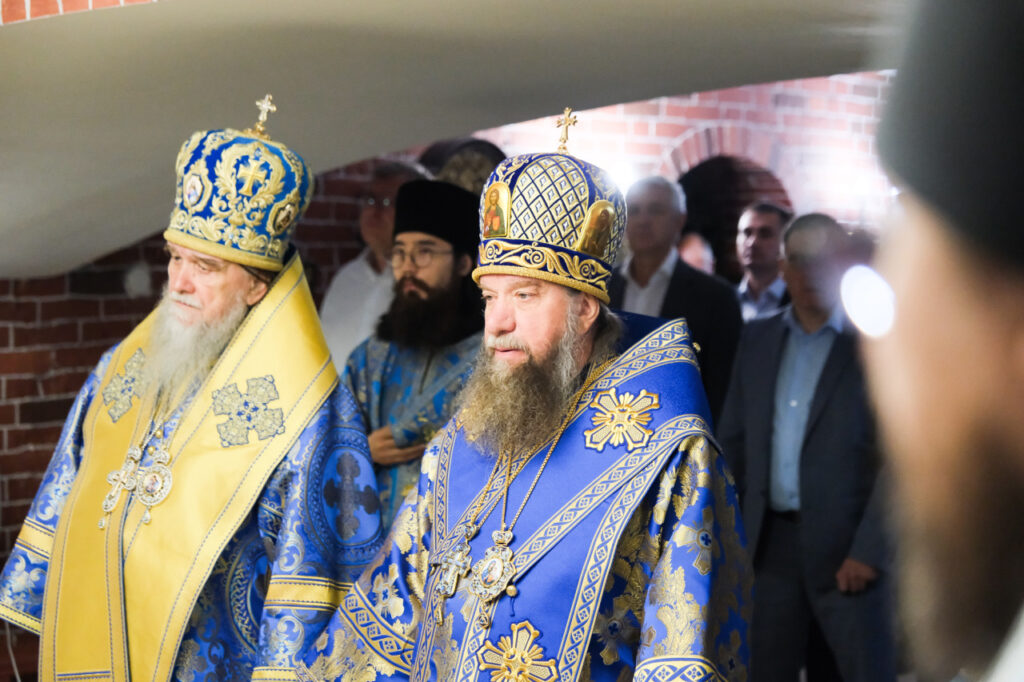 В Покровском соборе почтили годовщину служения митрополита Никона: к поздравлениям присоединился спикер Городской Думы