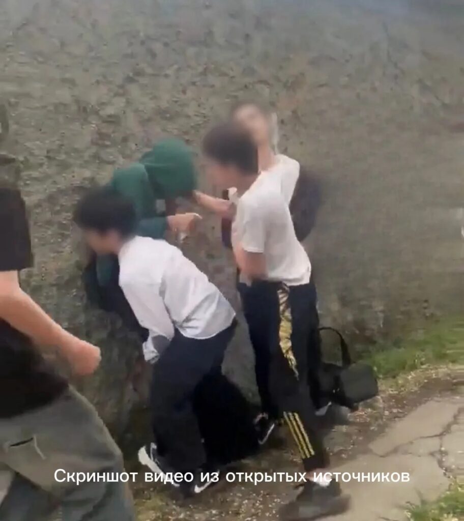 Трое на одного: в Астрахани нашли подростков, избивших сверстника