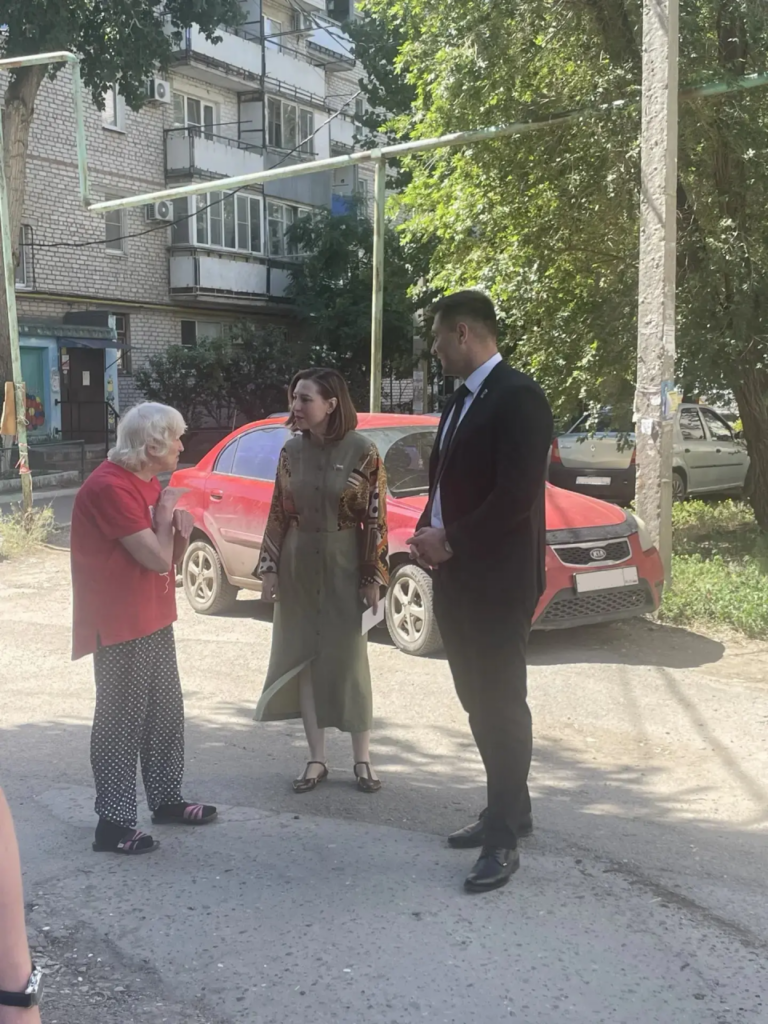 Безопасное детство во дворе: Валентина Чернякова взяла под контроль благоустройство на улице Сен-Симона