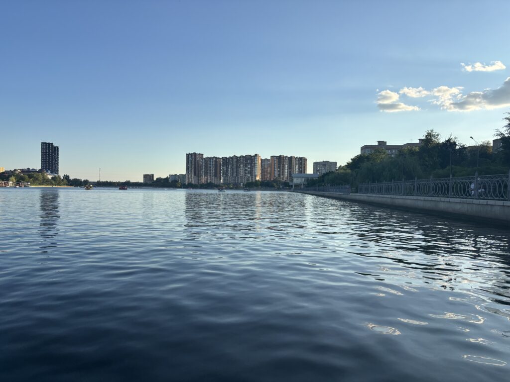 После двух недель шторма Астрахань накрывает 36-градусная жара