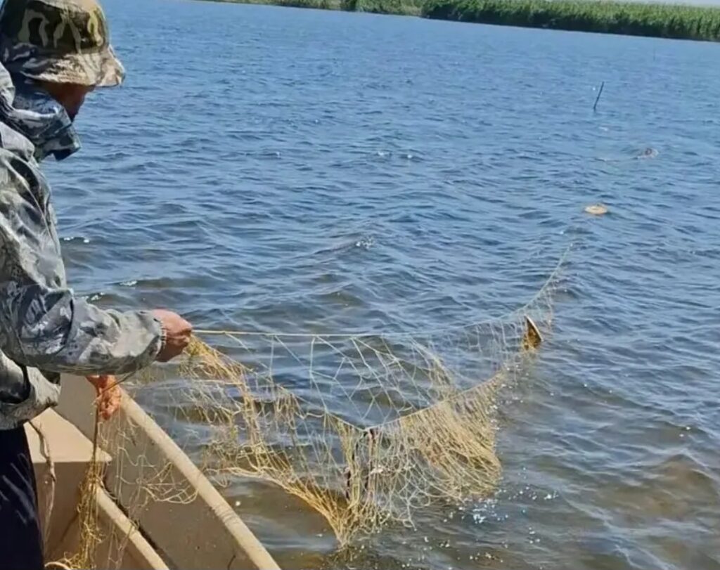 Двое жителей Астраханской области попались на незаконной рыбалке в заповедной зоне