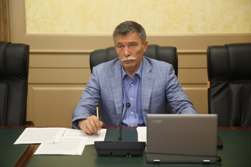 Бензин, школы и урожай: какие проблемы обсудили власти Ставрополья