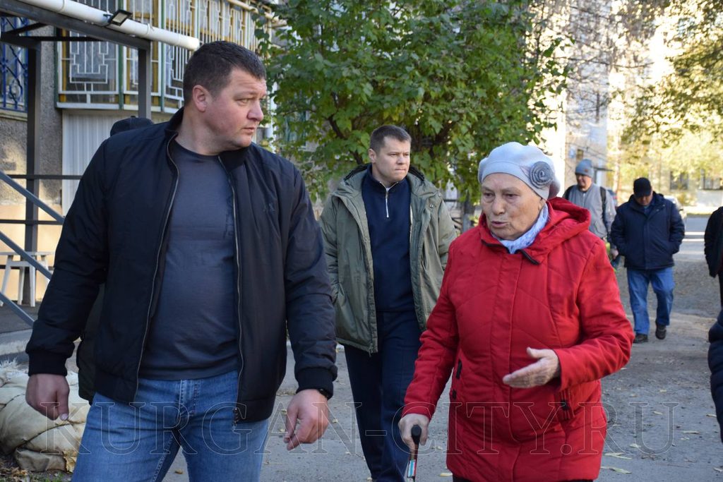 В Кургане обновляют коммунальные сети, школы и общественные пространства — фото 8