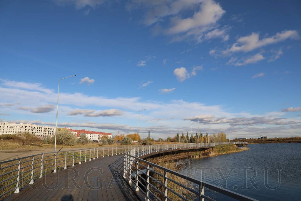 В Кургане завершают создание новой зоны отдыха у озера Черное — фото 5