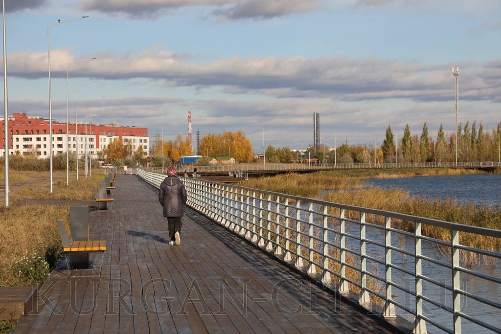 В Кургане завершают создание новой зоны отдыха у озера Черное — фото 8