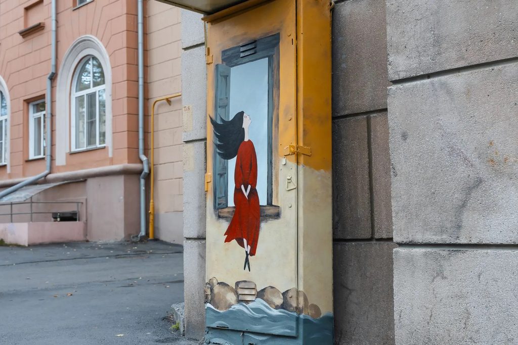 В Челябинске серые технические шкафы превратили в галерею под открытым небом — фото 7