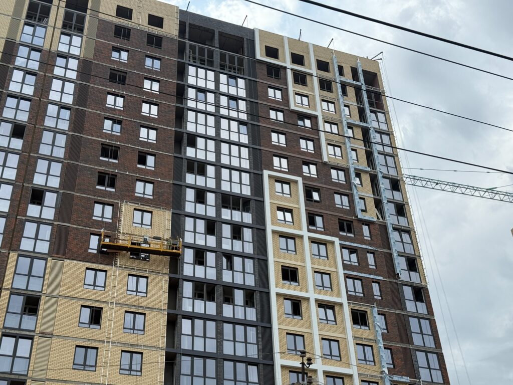 Почти 275 миллионов на переселенцев — мэрия Астрахани закупает квартиры