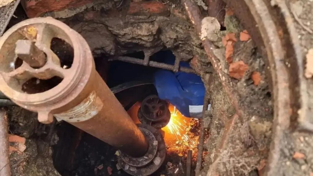 В Подмосковье за неделю заменили 17 задвижек на водопроводах