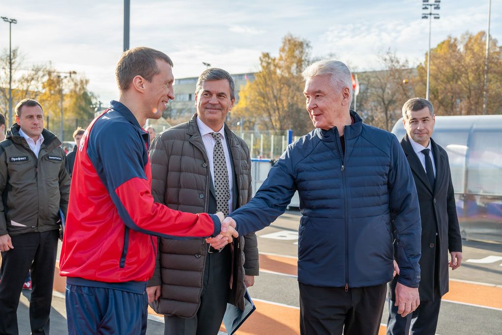 В Москве вместо старых гаражей открыли большой спортивный кластер — фото 2