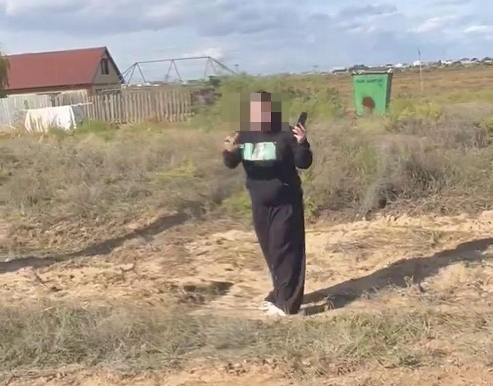 Под Астраханью девушка врывалась в чужие дома и называла их своими